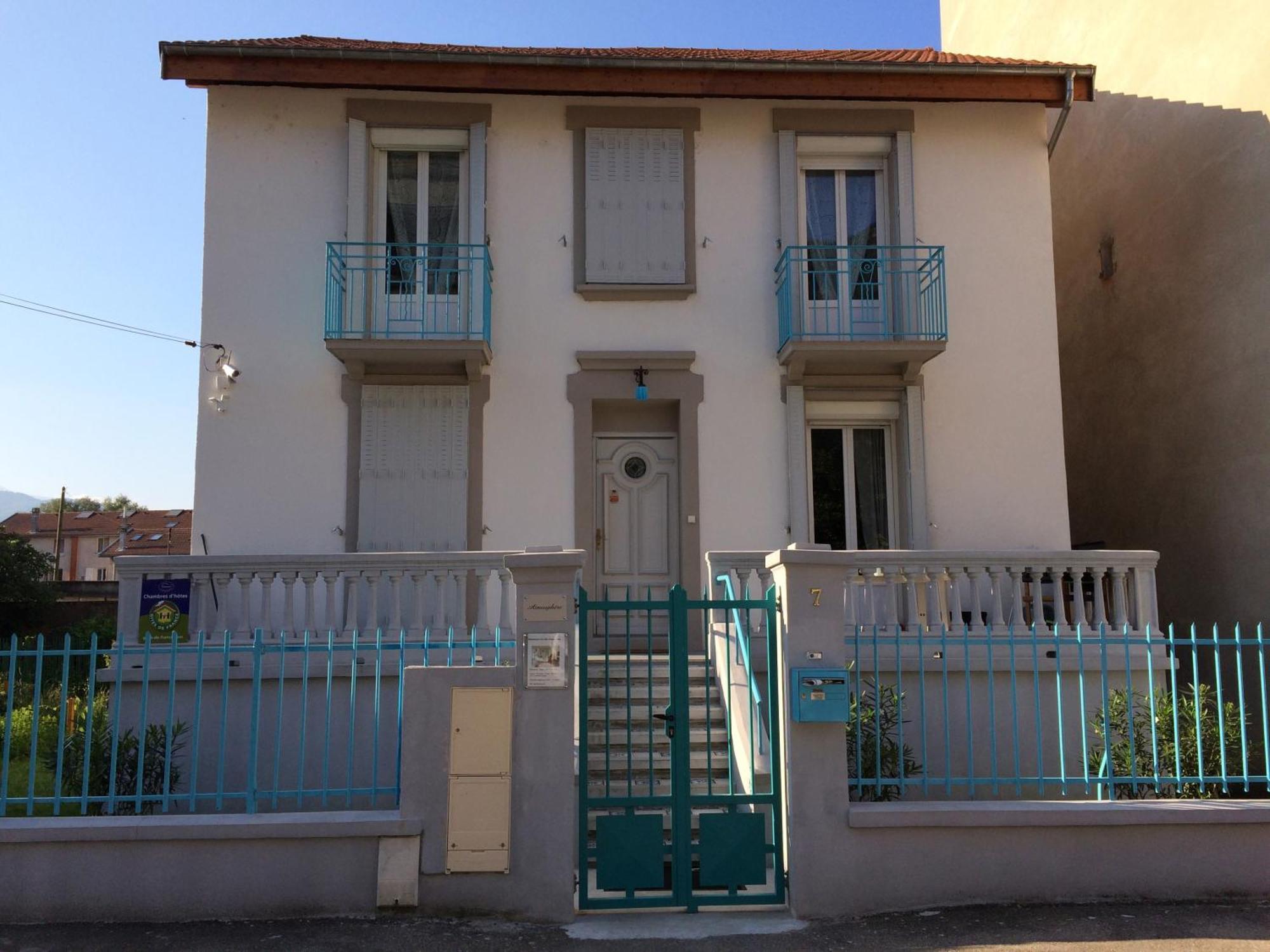 Villa Atmosphere Petit Dejeuner Compris غرونوبل المظهر الخارجي الصورة